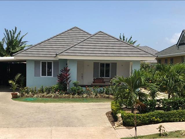 House For Rent: 688 MANGO WALK,COOLSHADES, Laughlands | $1,400 | Keez