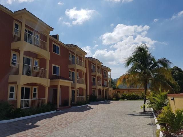 Apartment For Rent: 3 UNIVERSITY CRESCENT, Kingston 6 | $1,200 | Keez