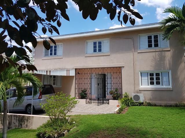 Townhouse For Rent: 3 FAIRWAY AVENUE, Kingston 6 | $1,500 | Keez