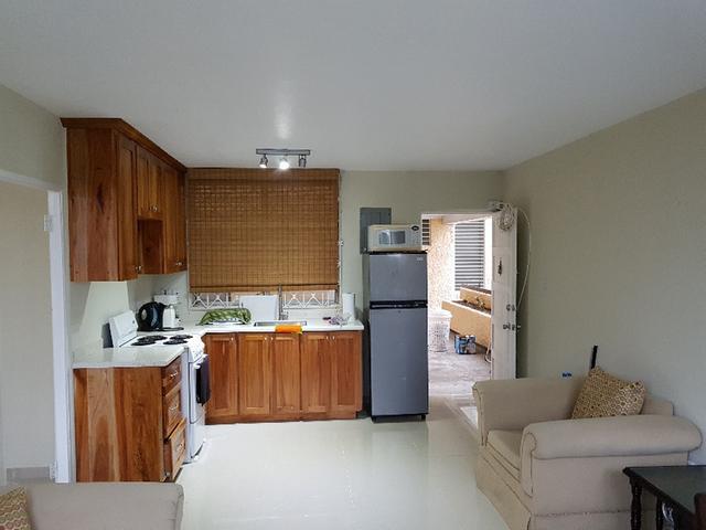 Apartment For Rent: 12-16 OXFORD ROAD, Kingston 5 | $1,000 | Keez