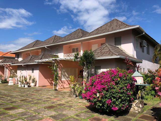 Townhouse For Rent: VISTA DEL MAR, Ocho Rios | $140,000 | Keez