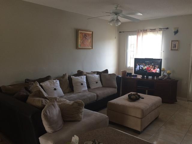 Townhouse For Rent: WALTON CLOSE, Greater Portmore | $1,000 | Keez