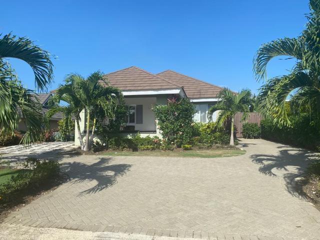 House For Rent: DRAX HALL MANOR, St. Ann's Bay | $1,200 | Keez