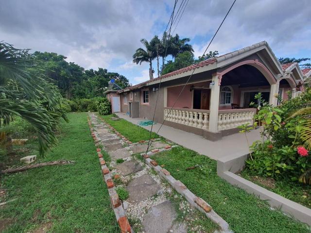 House For Sale: ORANGE BAY COUNTRY CLUB, Negril | $250,000 | Keez