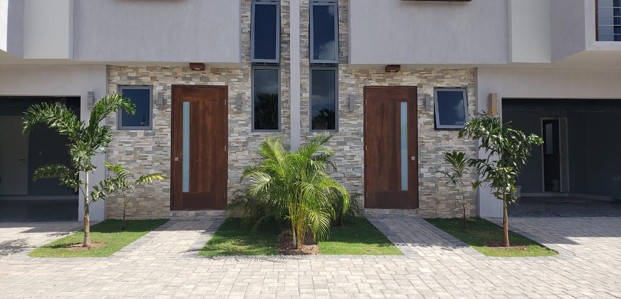 Townhouse For Sale NORBROOK DRIVE, Kingston 8 635,000 Keez