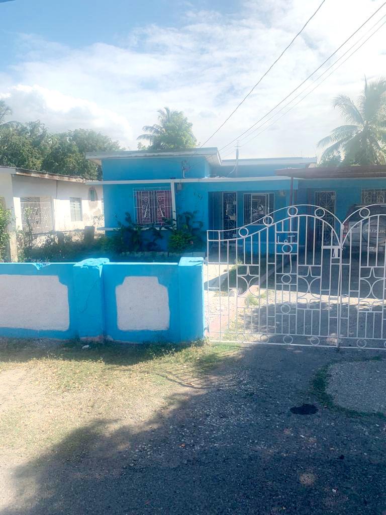 House For Sale FEDERAL CLOSE, SYDENHAM, Spanish Town 14,700,000 Keez