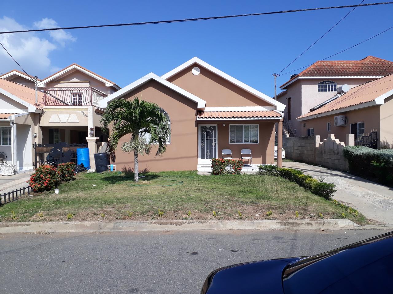 House For Sale TRINIDAD BOULEVARD, Greater Portmore 21,500,000 Keez