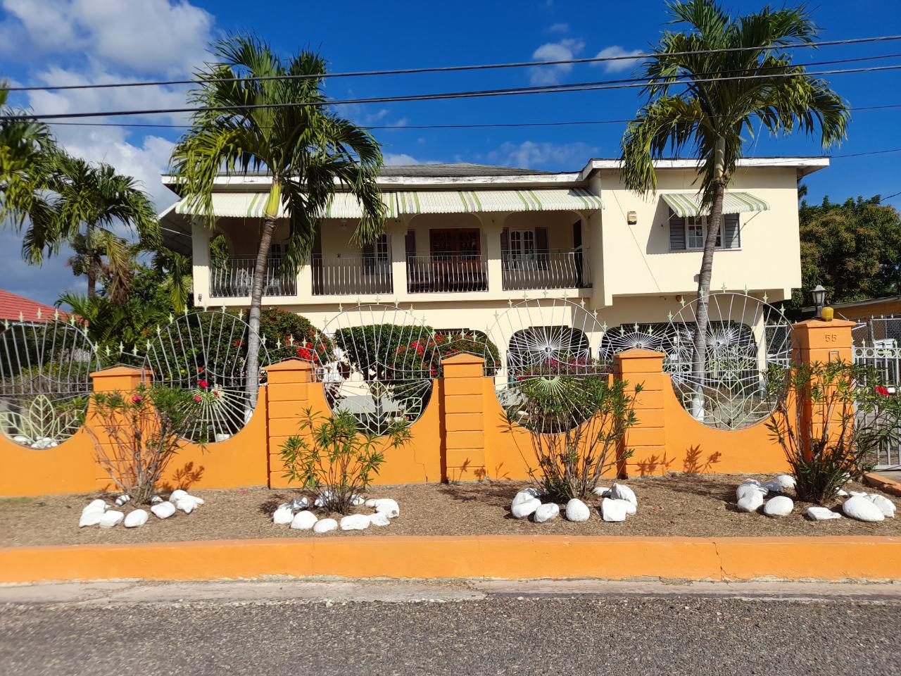 House For Sale SUNNY ACRES, May Pen 29,500,000 Keez