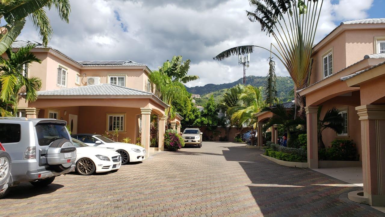 Townhouse For Sale SHORTWOOD ROAD, Kingston 8 68,000,000 Keez