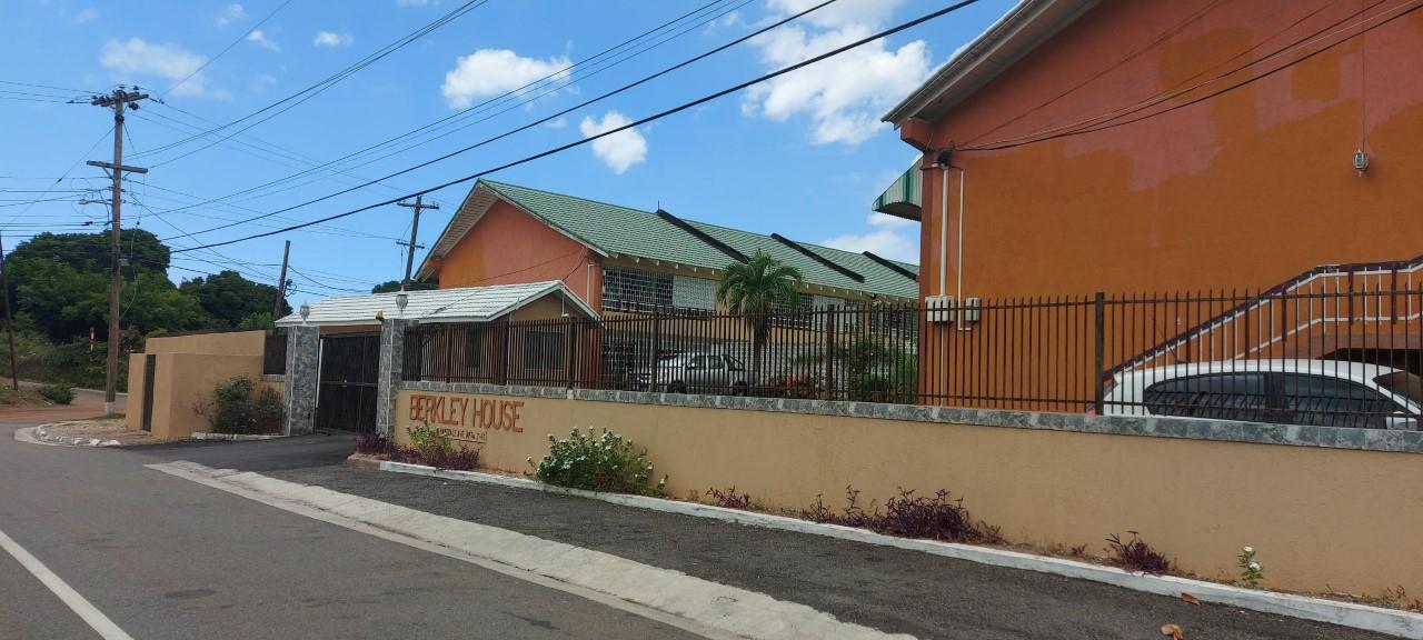 Apartment For Rent HOPEDALE AVENUE, Kingston 6 100,000 Keez