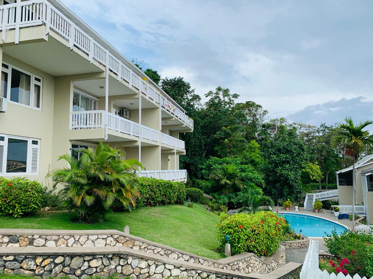 Resort / Villa For Sale COLUMBUS HEIGHTS, Ocho Rios 207,000 Keez