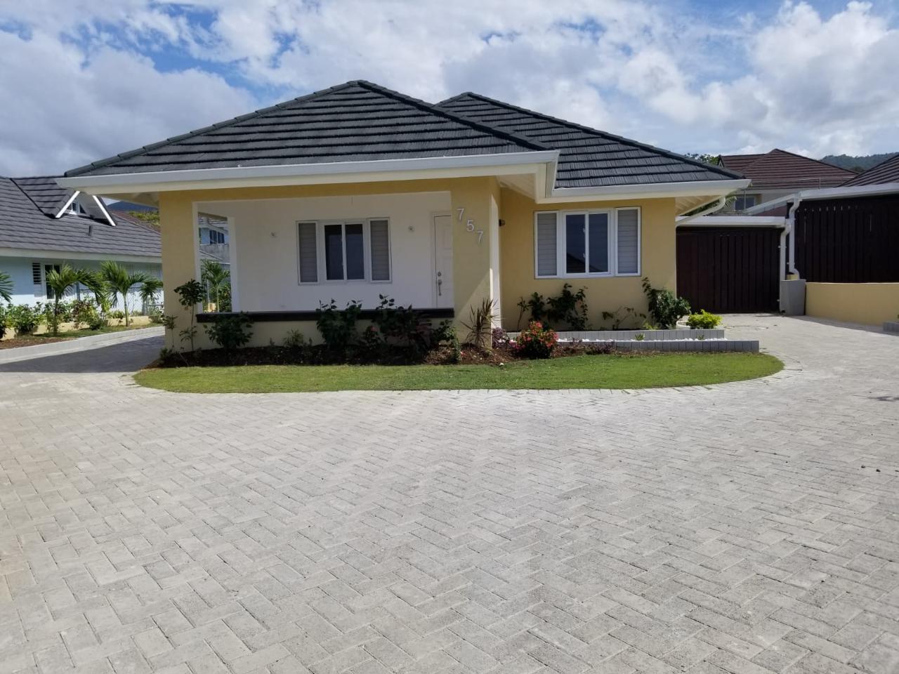 House For Rent: THE CREST - RICHMOND, St. Ann's Bay | $1,200 | Keez