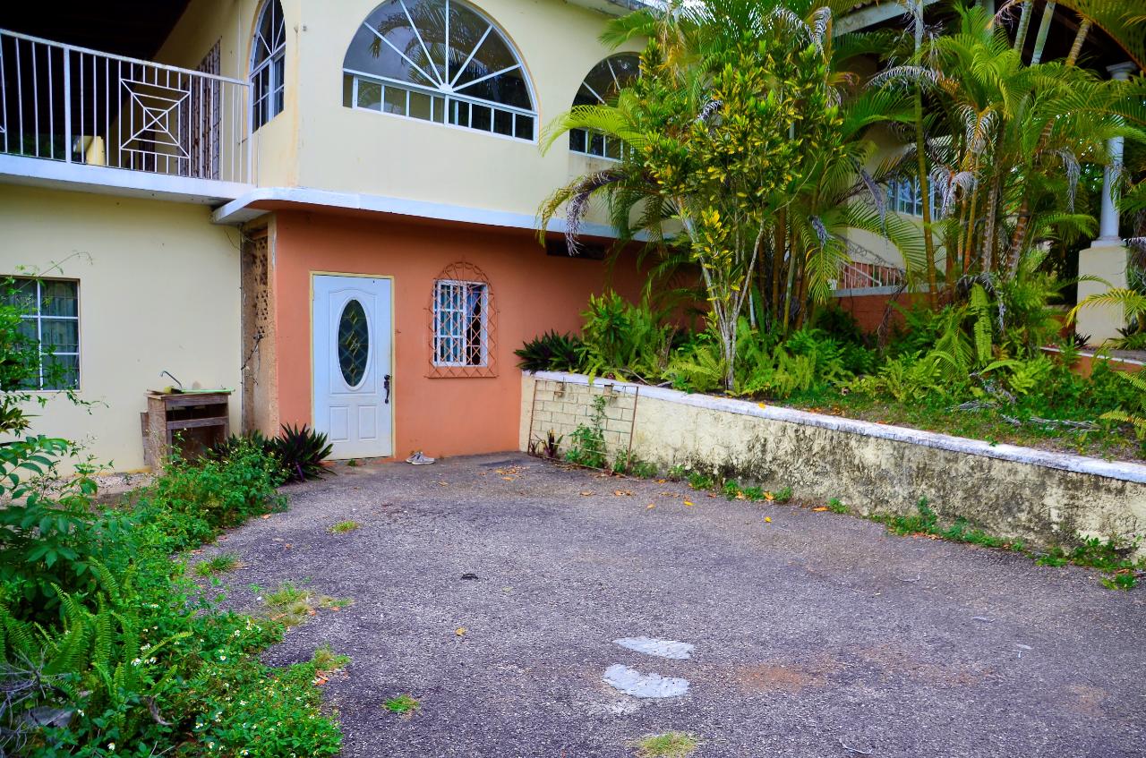 House For Sale GROVE ROAD MANDEVILLE P.O, Mandeville 46,000,000 Keez