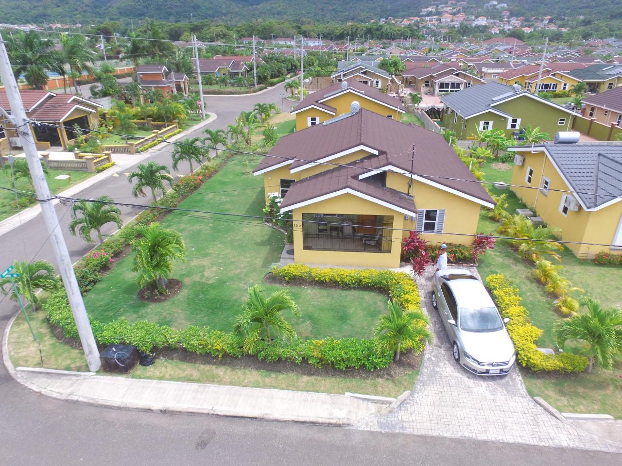 House For Rent DRAX HALL MANOR, St. Ann's Bay 1,000 Keez