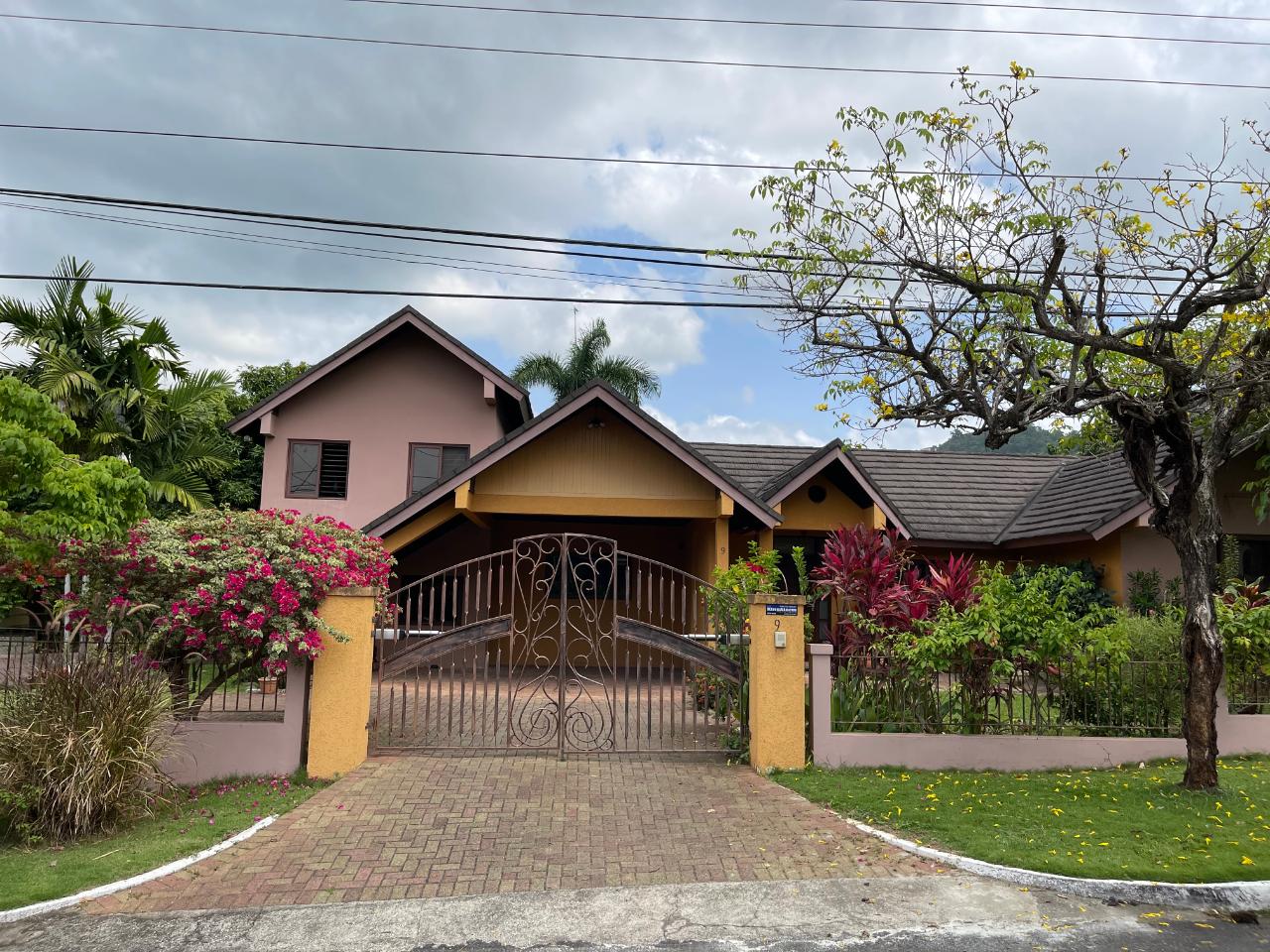 House For Rent ORANGE GROVE, Kingston 8 195,000 Keez