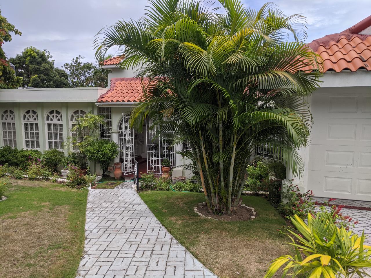 House For Sale GLENDON CIRCLE, KINGSTON, Kingston 6 560,000 Keez