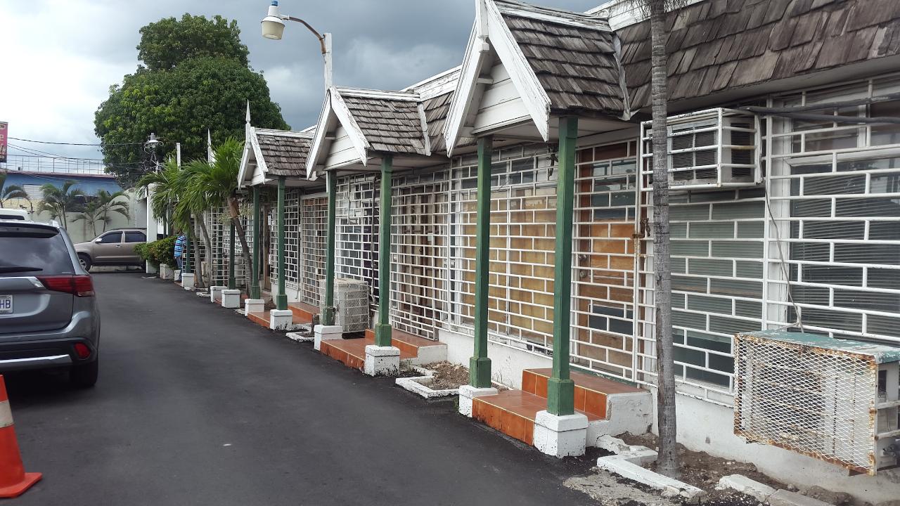 Offices / Commercial Bldg For Rent HAGLEY PARK ROAD, Kingston 10 250,000 Keez