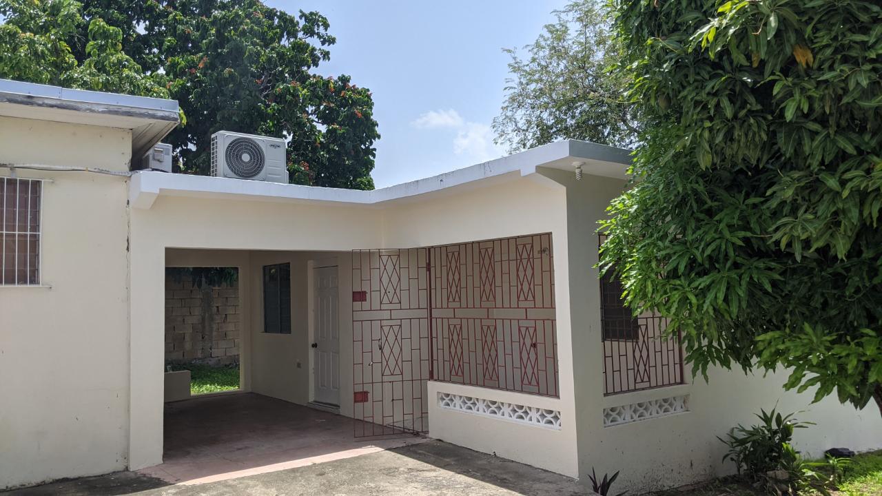 Offices / Commercial Bldg For Rent ROOSEVELT AVENUE, Kingston 6