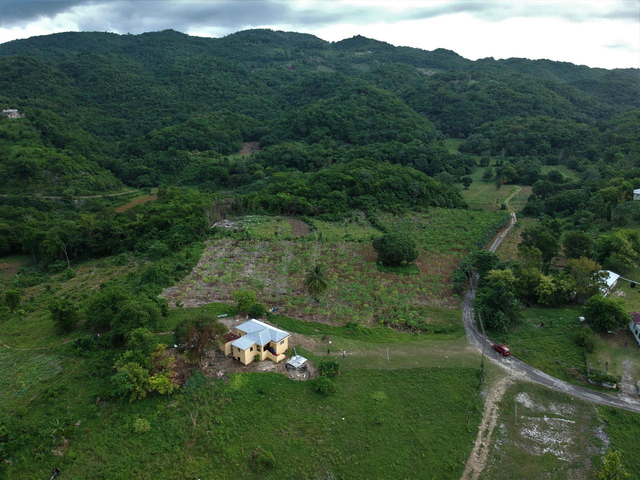 House For Sale MIDDLESEX PEN, Middle Quarters 20,500,000 Keez