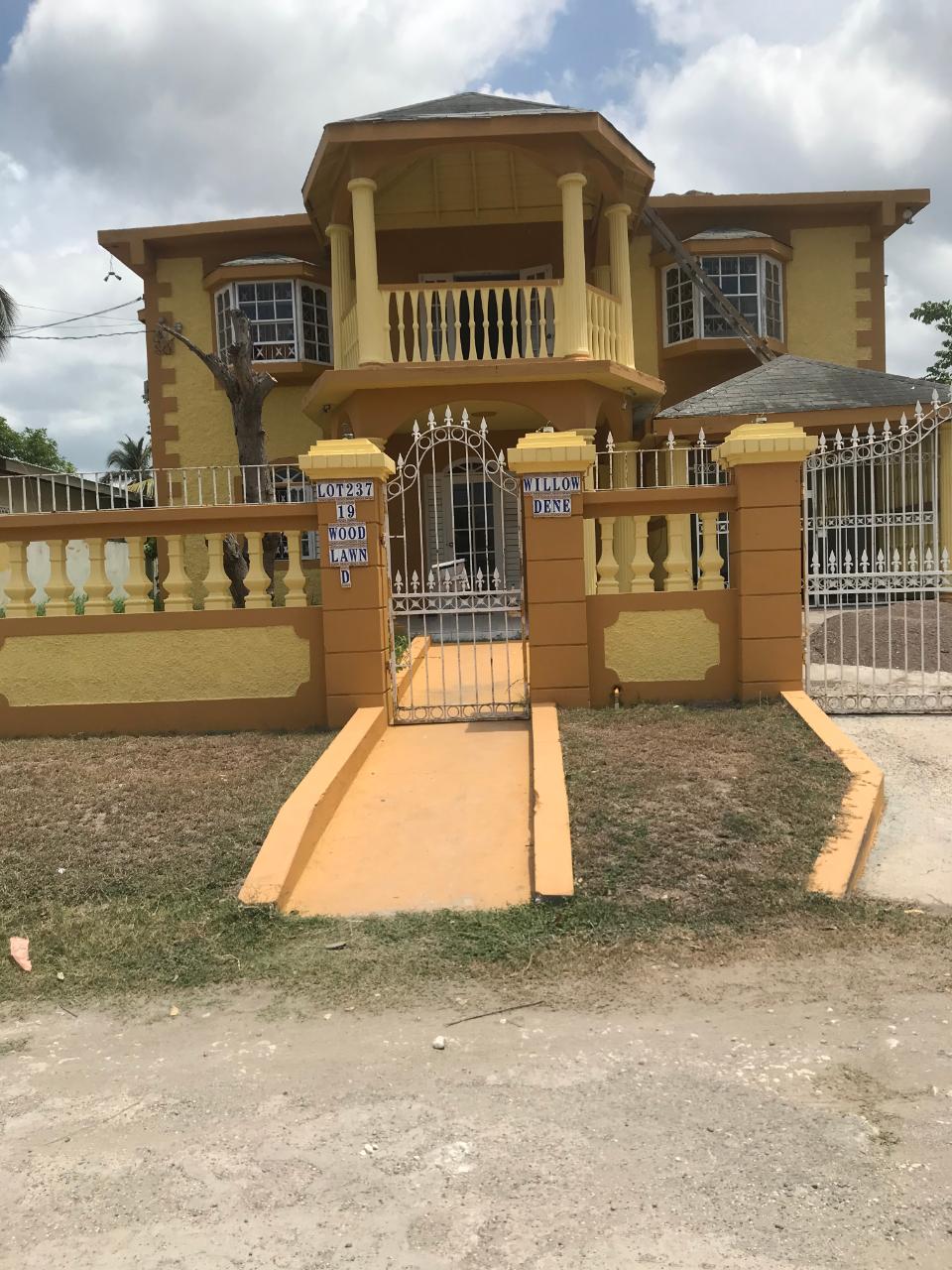 House For Sale WOODLAWN DRIVE, Spanish Town 25,000,000 Keez