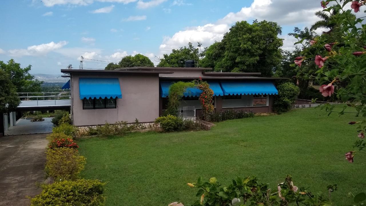 House For Rent GROSVENOR HEIGHTS, Kingston 8 2,000 Keez