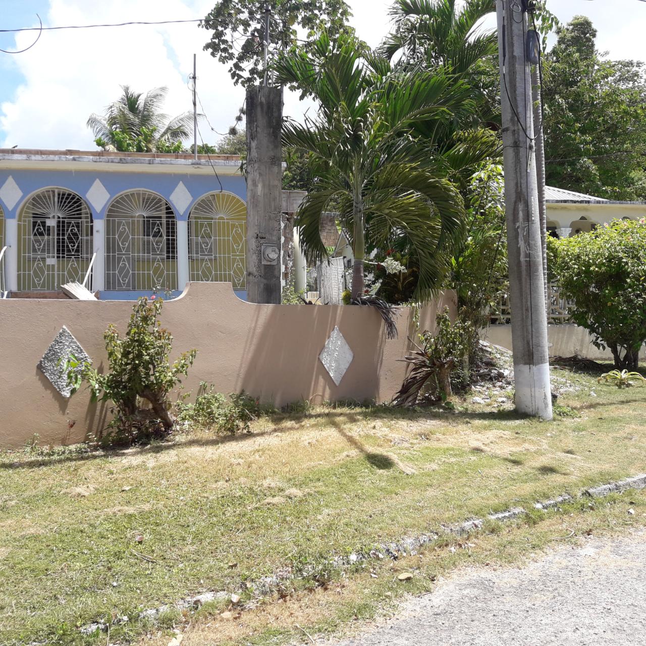 House For Sale SHAW PARK, Ocho Rios 16,000,000 Keez