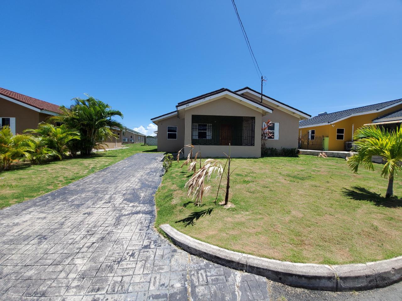 House For Rent DRAX HALL MANOR, St. Ann's Bay 1,000 Keez