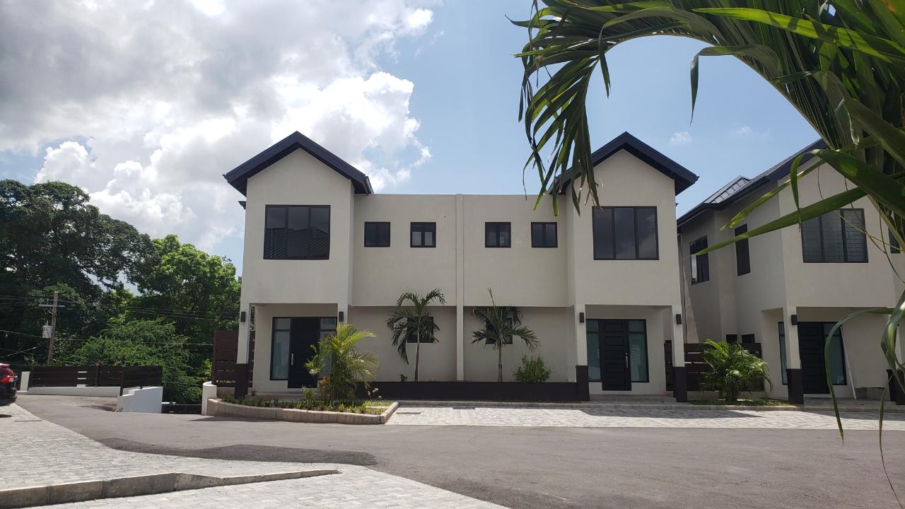 Townhouse For Sale RUSSELL HEIGHTS, Kingston 8 82,000,000 Keez