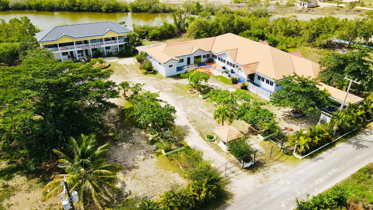 Offices / Commercial Bldg For Sale EVERGLADES CENTER BLACK RIVER