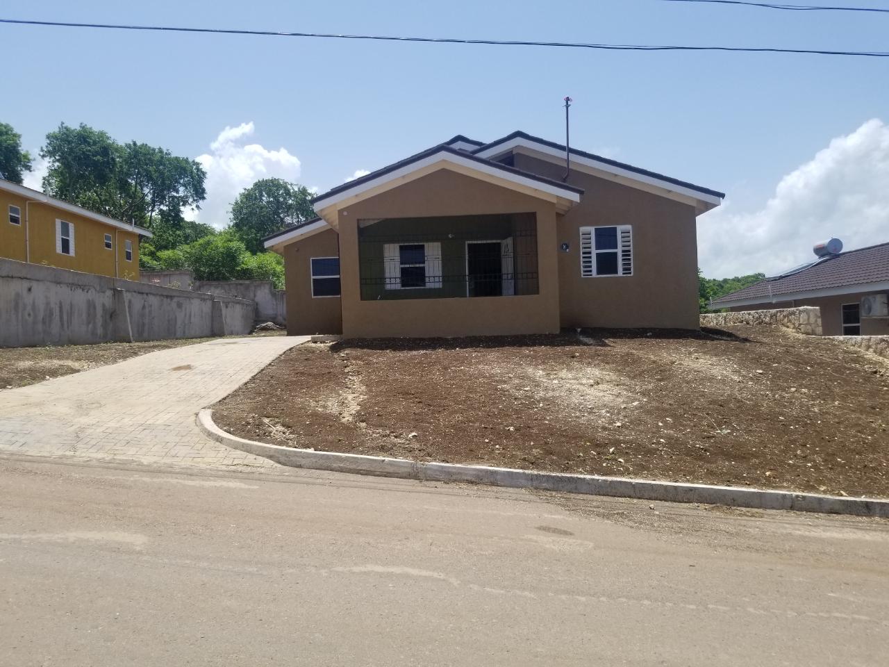 House For Rent STONEBROOK MANOR ESTATE, Falmouth 120,000 Keez