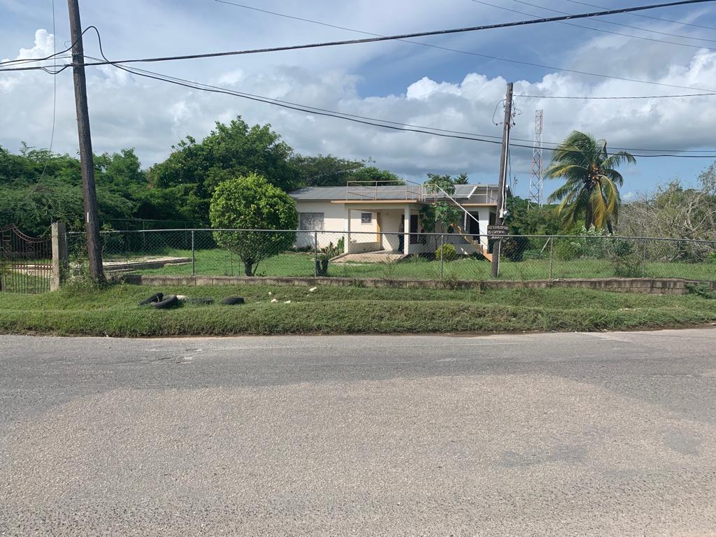 House For Sale SANDY BAY MAIN ROAD, May Pen 16,000,000 Keez