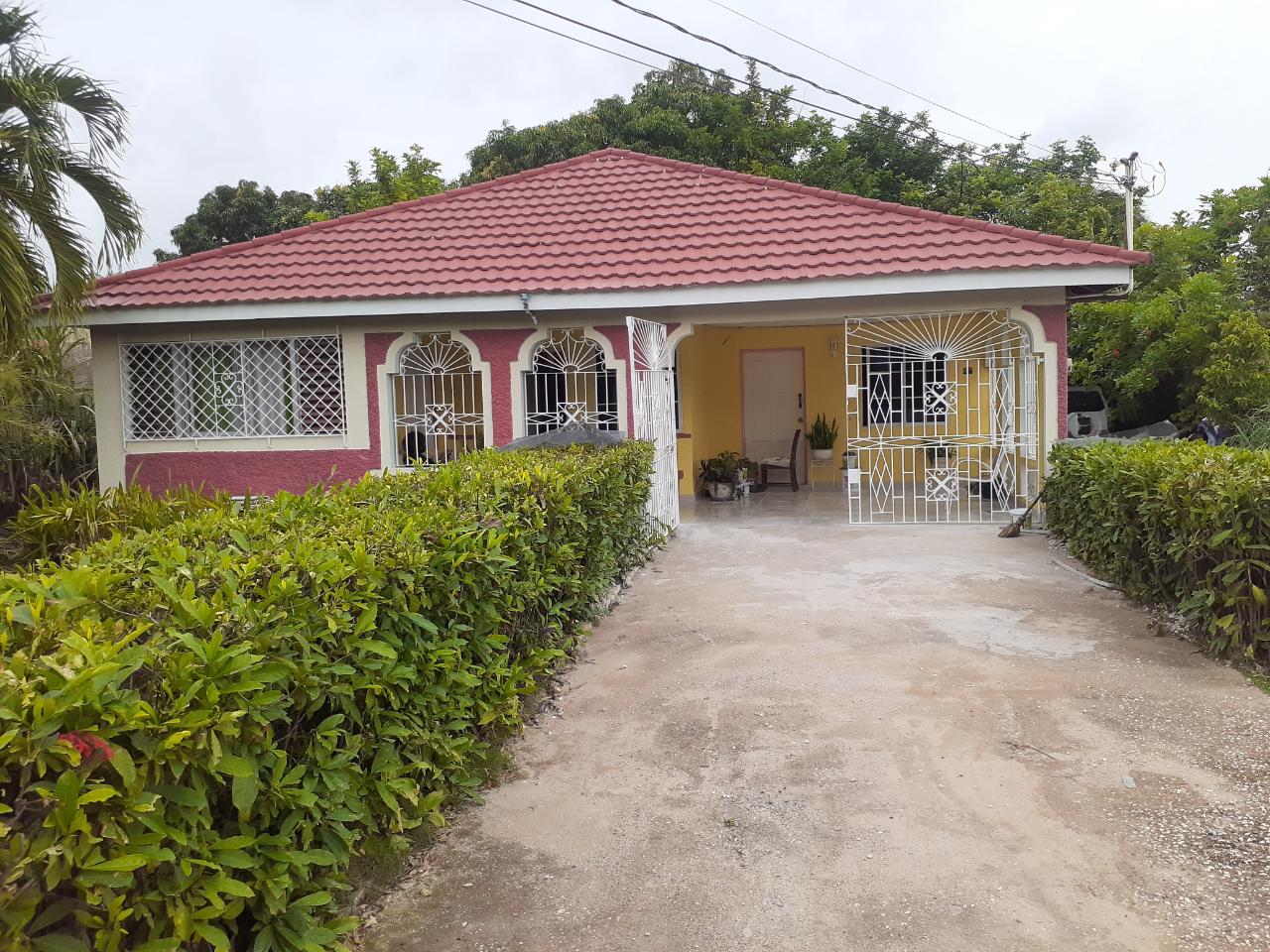 House For Sale MONTICELLO DRIVE, Spanish Town 23,000,000 Keez