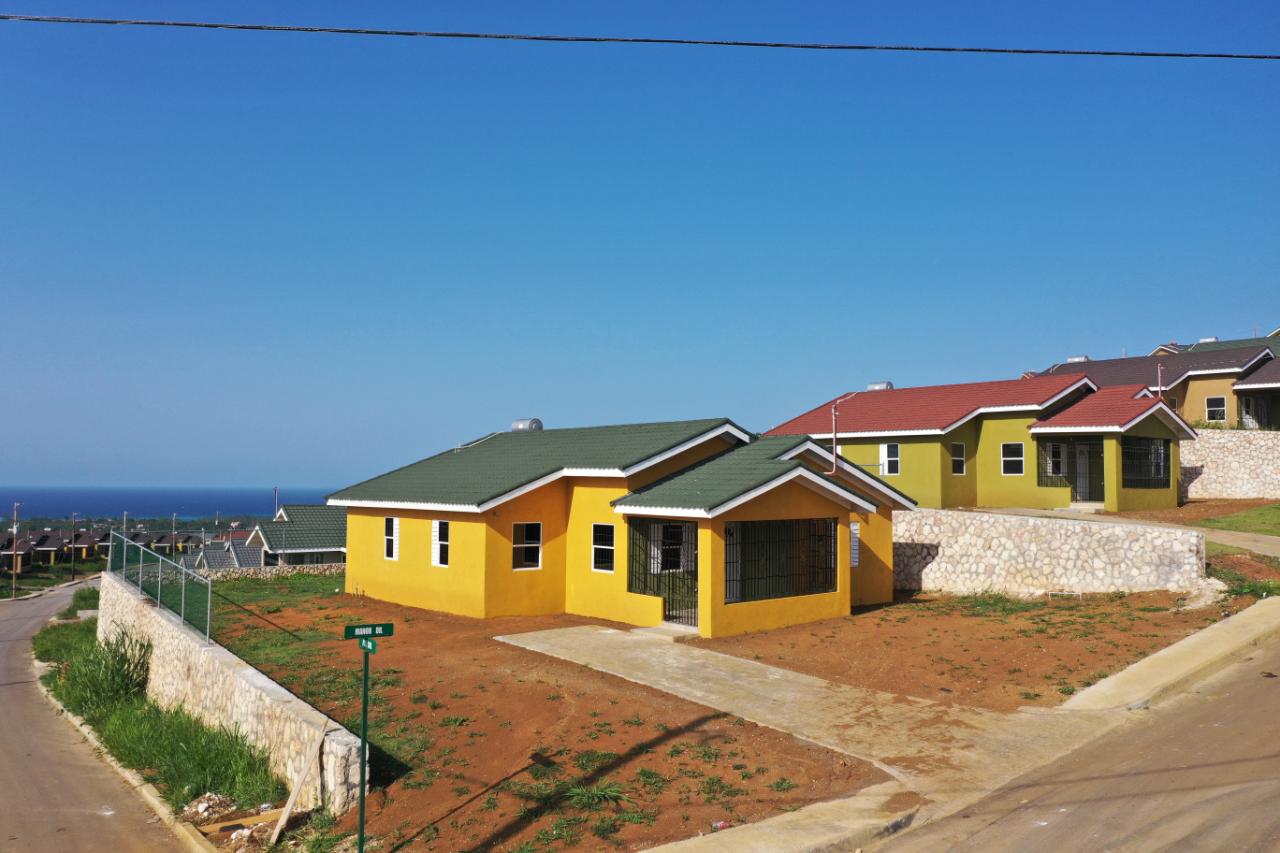 House For Rent STONEBROOK MANOR, Falmouth 90,000 Keez
