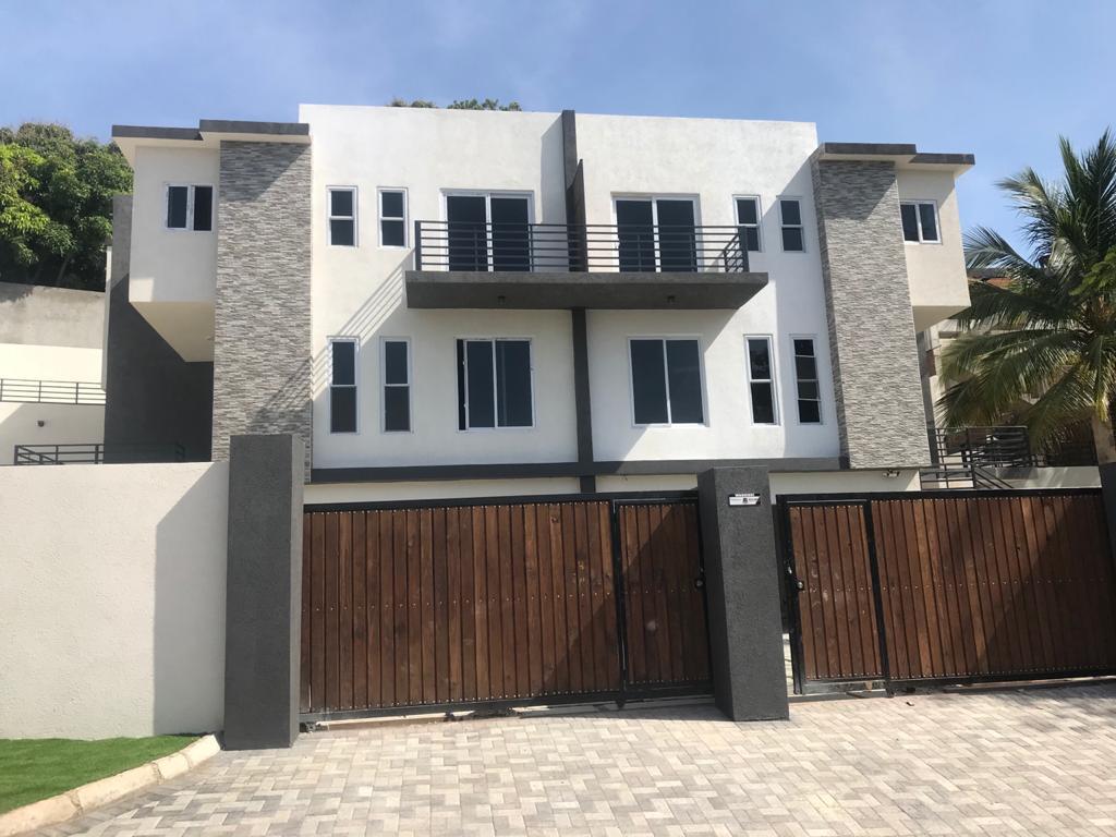Townhouse For Rent BENSON AVENUE, Kingston 8 2,100 Keez