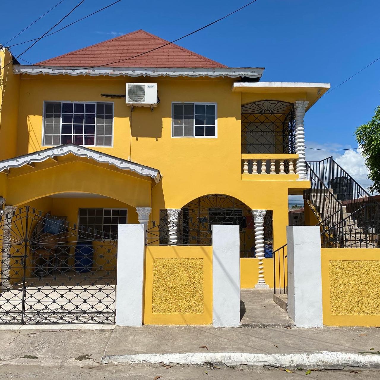 House For Sale 3RD AVENUE, Greater Portmore 32,000,000 Keez
