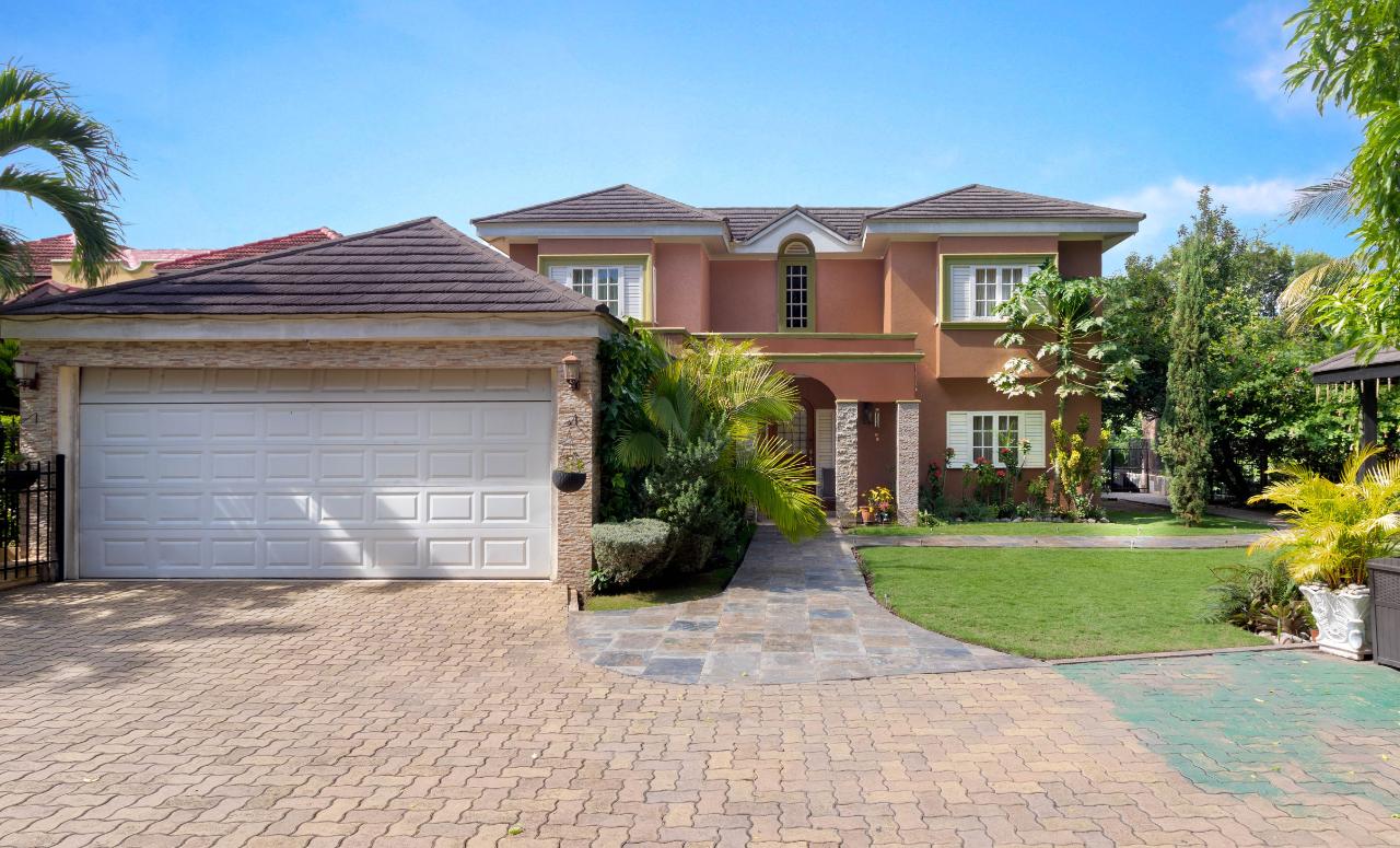 Townhouse For Sale LANARK DRIVE, Kingston 8 1,388,888 Keez