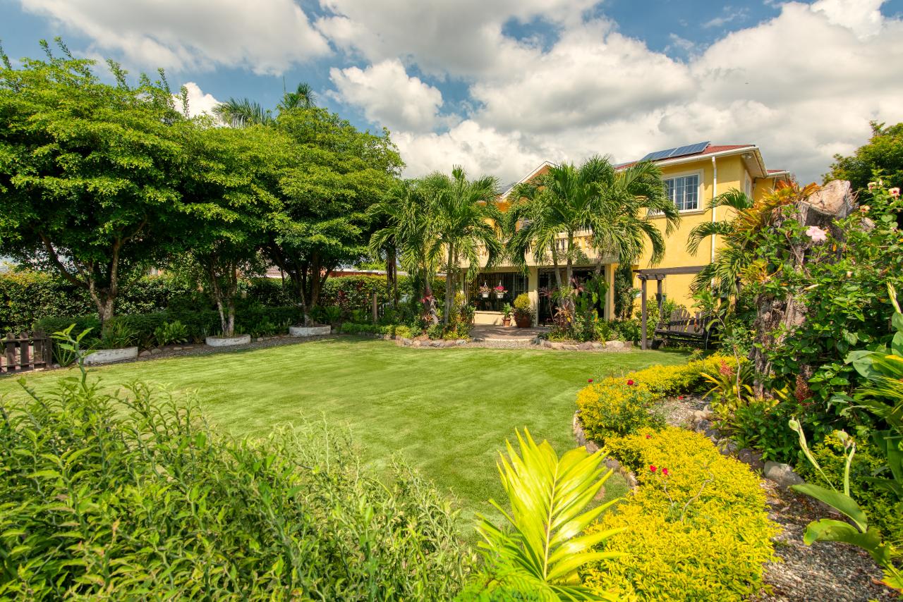 House For Rent SANDHURST CRESCENT, Kingston 6 6,500 Keez