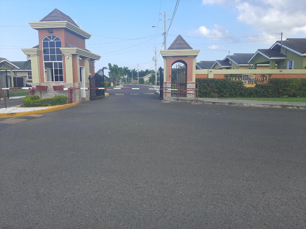 House For Rent DRAX HALL COUNTRY CLUB, Ocho Rios 1,500 Keez