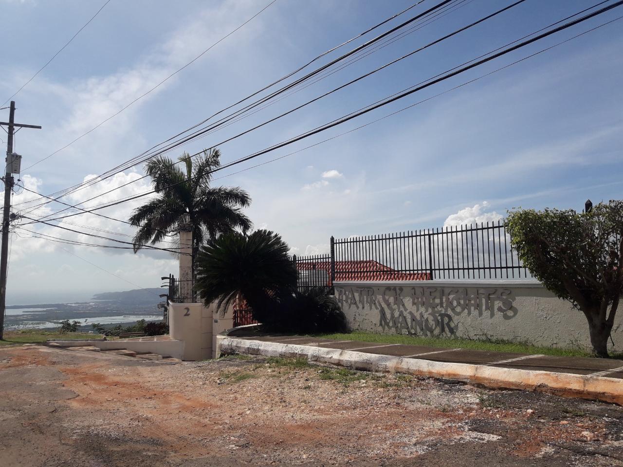 Apartment For Rent PINEWOOD DRIVE, Kingston 19 75,000 Keez