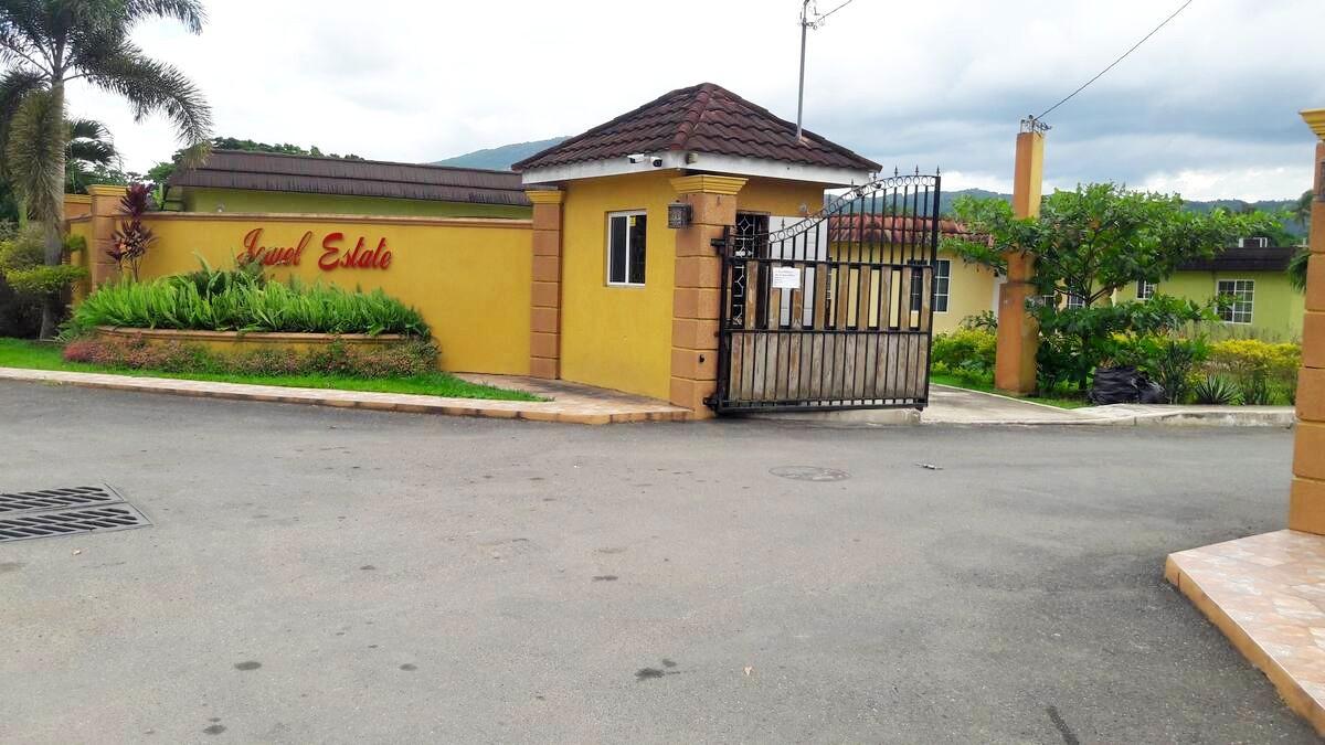 House For Sale DIAMOND ROAD, Bog Walk 19,500,000 Keez