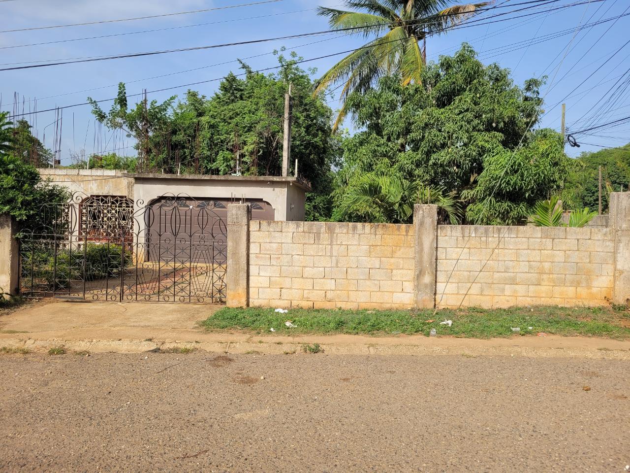 House For Sale CAYMANAS COUNTRY CLUB EST, Spanish Town 27,000,000