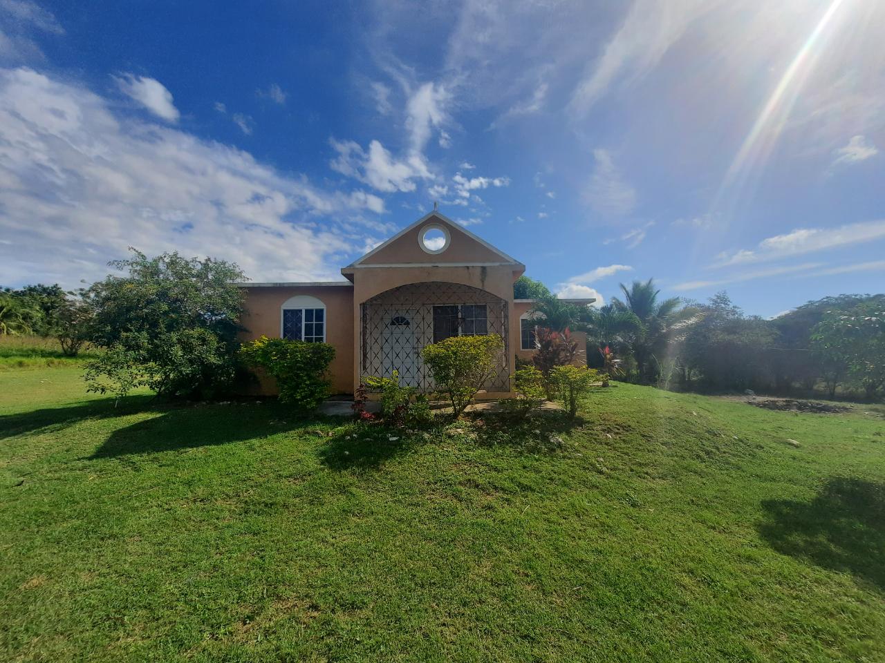 House For Sale ROSEWELL ROAD, May Pen 12,000,000 Keez