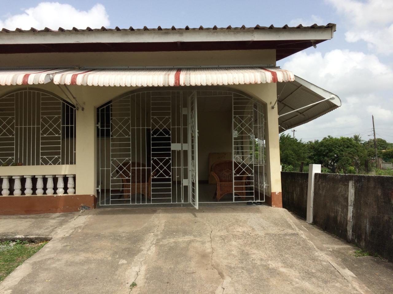 House For Rent ARSENAL AVENUE, May Pen 40,000 Keez