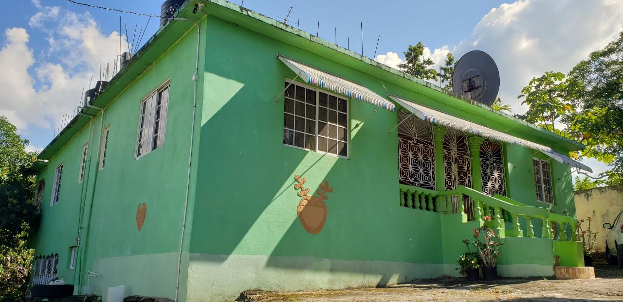 House For Sale ORANGEFIELD DISTRICT, Linstead 17,000,000