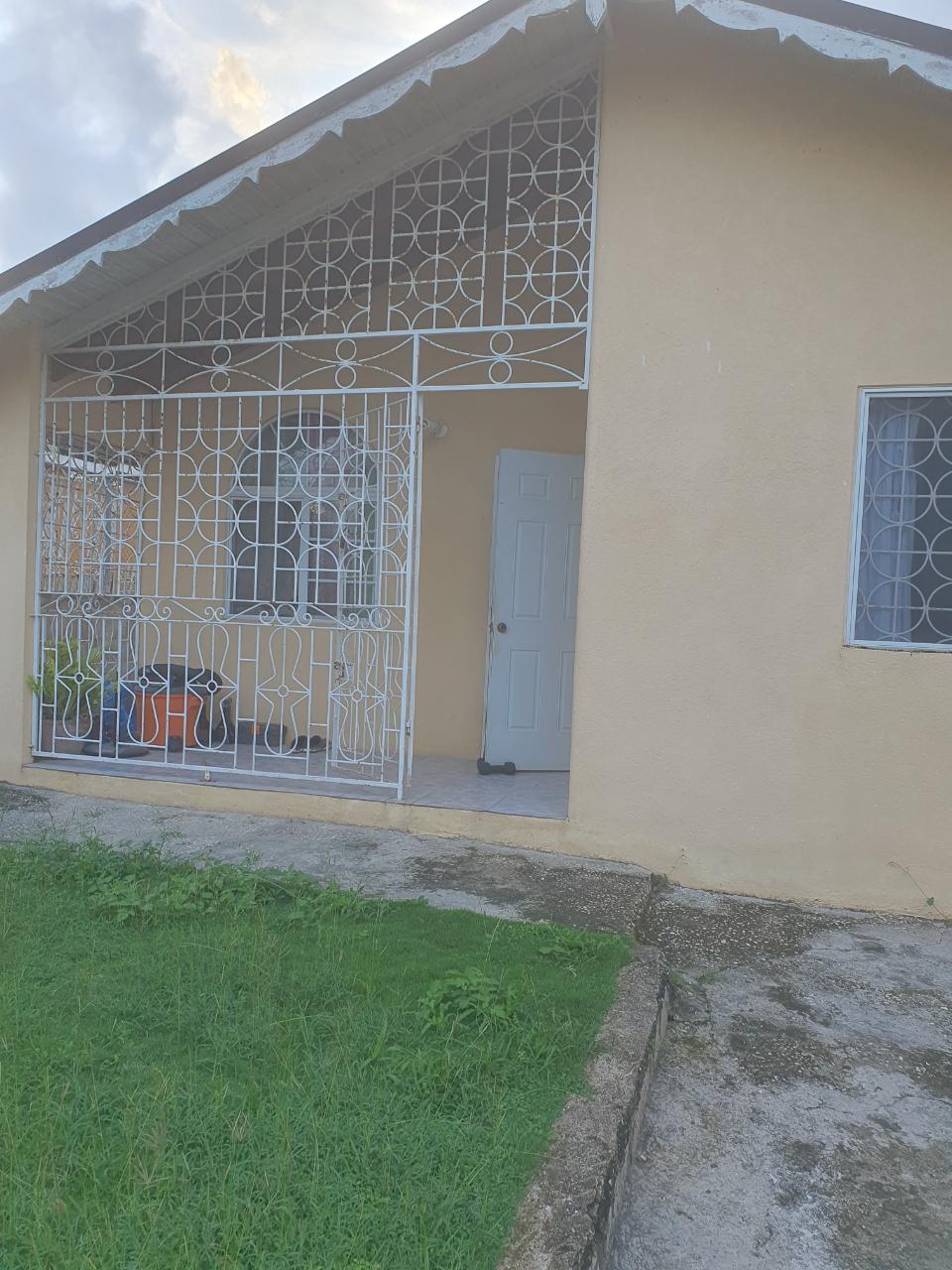 House For Sale RHYNE PARK VILLAGE, Montego Bay 17,000,000 Keez