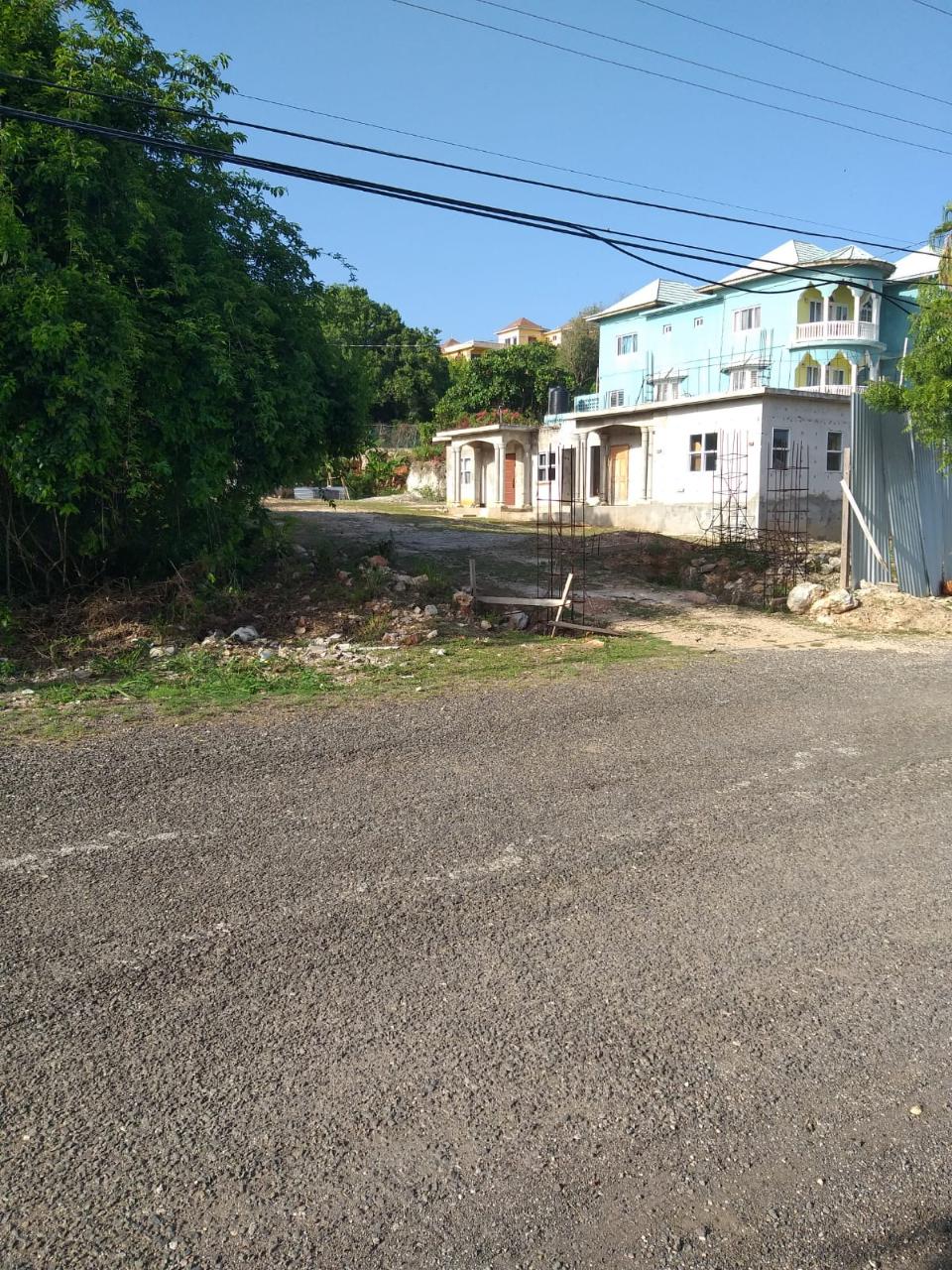 House For Sale LINCOLN PLACE, Half Moon 578,000 Keez