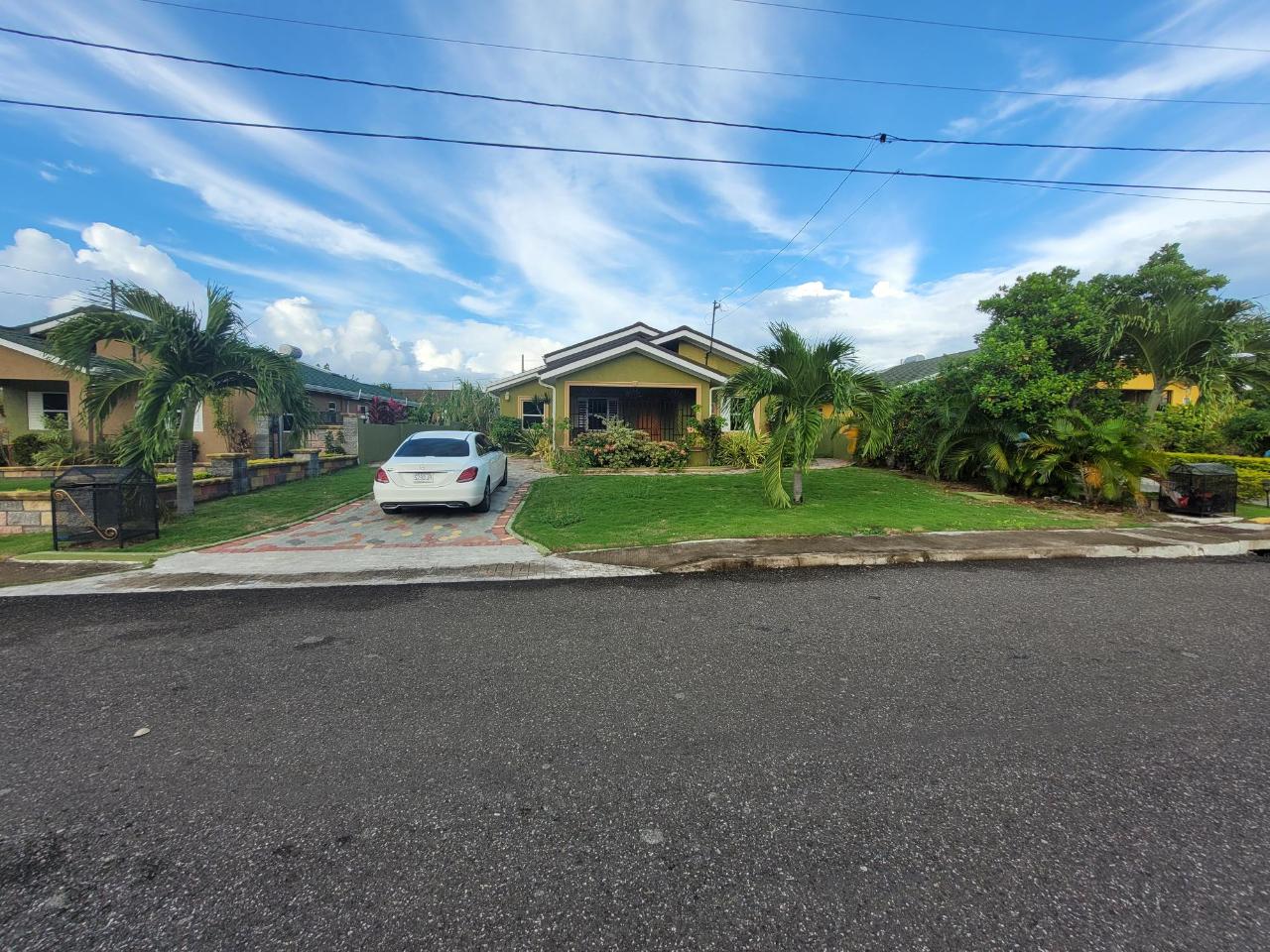 House For Sale DRAX HALL MANOR, St. Ann's Bay 45,000,000 Keez