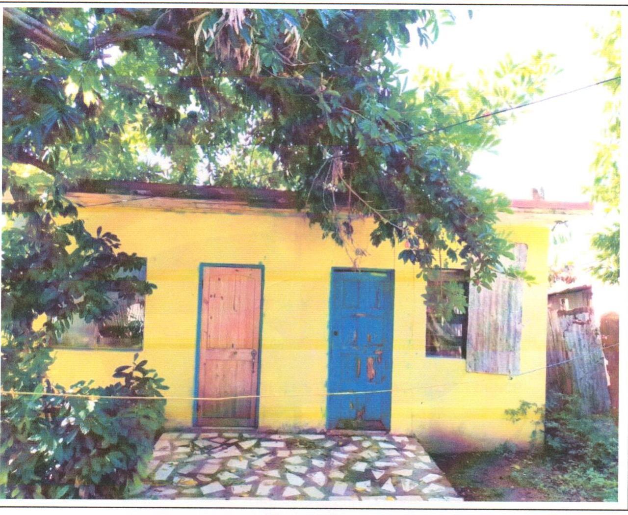 House For Sale TOWER HILL, WATERHOUSE, Kingston 11 2,000,000 Keez