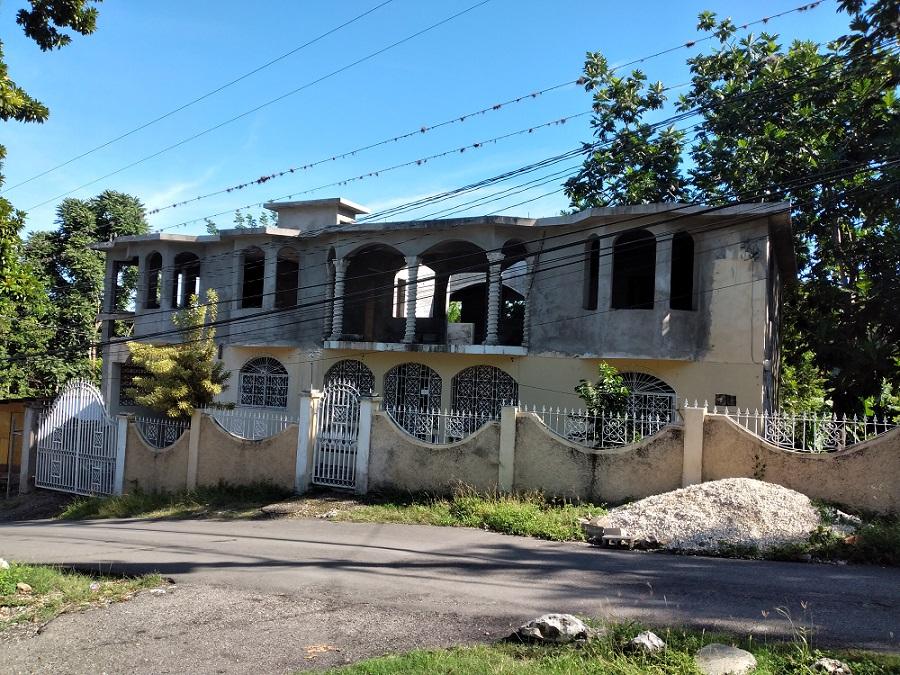 House For Sale BOGUE HEIGHTS, Montego Bay 250,000 Keez