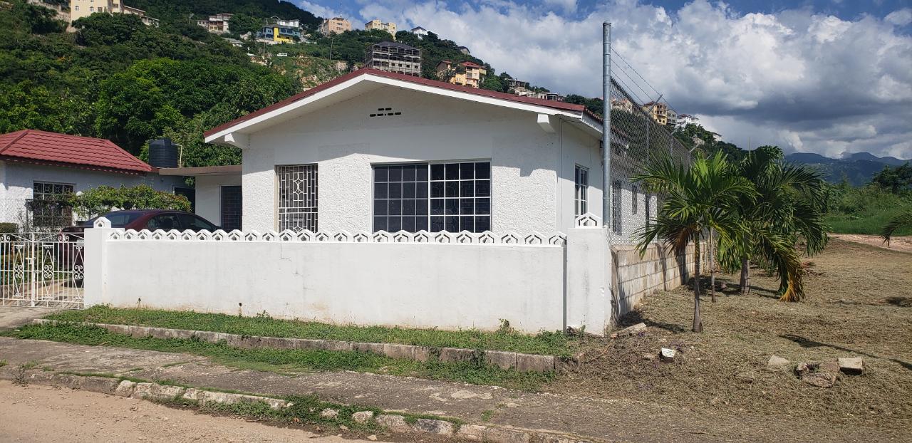 House For Rent RIDGEWAY RD, MEADOWBROOK, Kingston 19 130,000 Keez